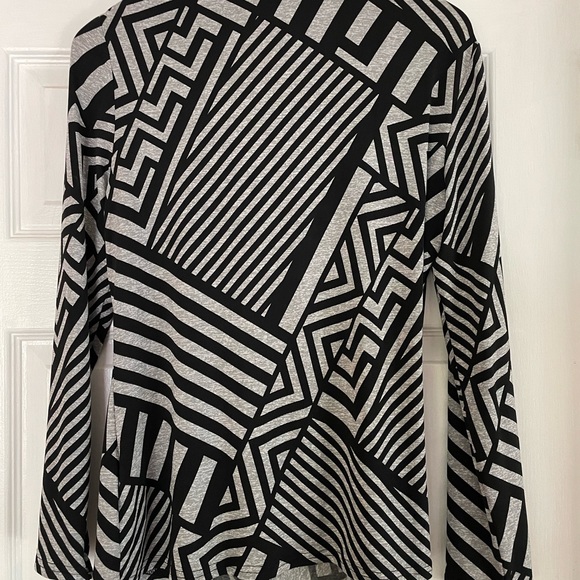 Joseph Ribkoff geometric top size 14 - Picture 3 of 4
